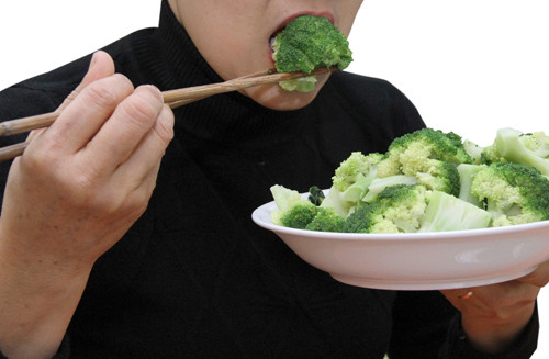 Mỗi ngày một người nên đảm bảo ăn đủ lượng rau là 300g và 80g hoa quả.