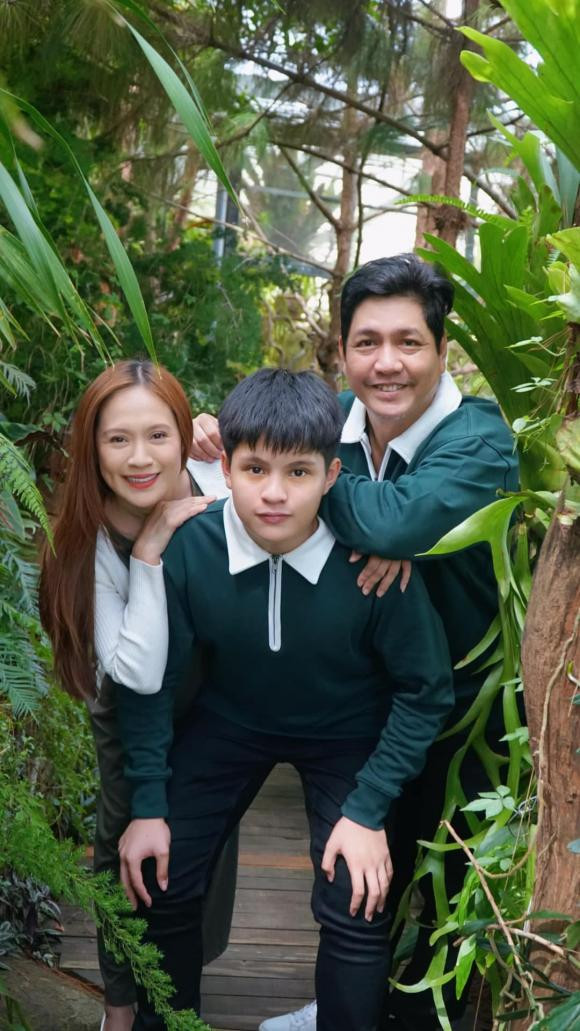 Con trai Thanh Thúy - Đức Thịnh đẹp như soái ca ở tuổi 15 lại nhiều tài lẻ.