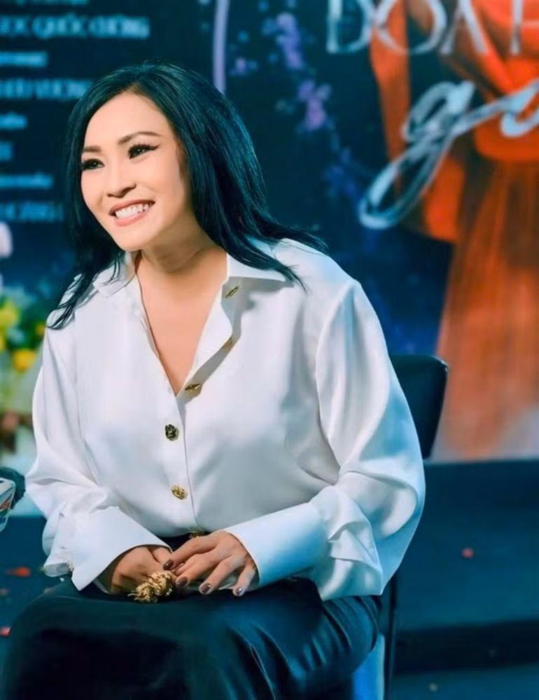 Phương Thanh khá kín tiếng về đời tư, đặc biệt là chuyện tình cảm. Mới đây nhất, trong họp báo concert “Đóa hồng gai”, cô công khai bạn trai người Ấn Độ sau thời gian dài làm mẹ đơn thân.