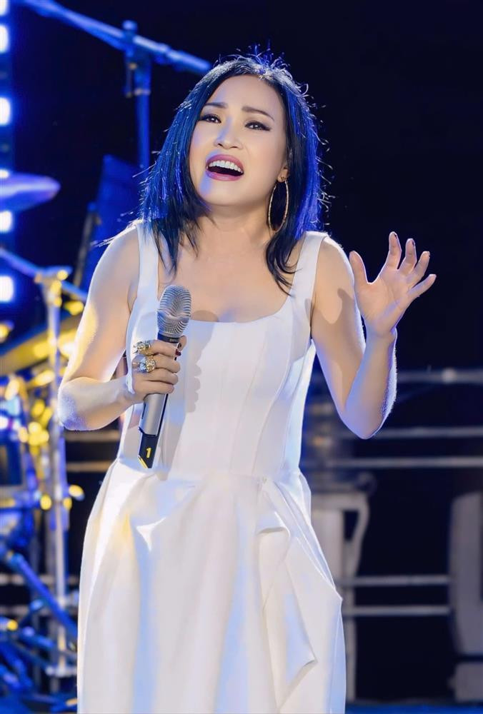 ác ca khúc của Phương Thanh để lại tiếng vang lớn ở thương hiệu “Làn sóng xanh” trong 10 năm liên tiếp. Ca sĩ cũng đạt giải Thành tựu của giải thưởng danh giá.