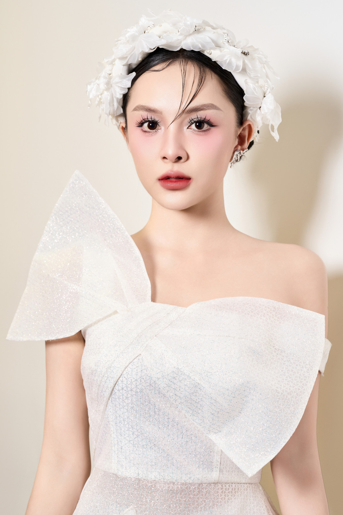 Tram Bui ke chuyen bi doan phim tha 200 con chuot len nguoi-Hinh-5