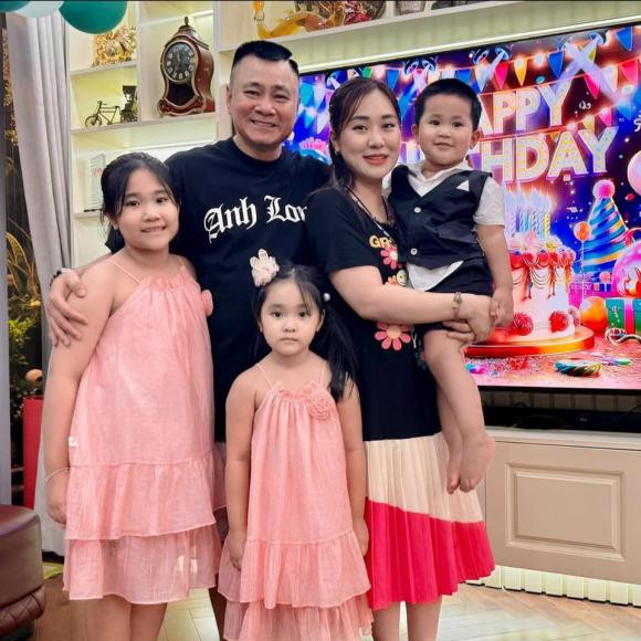 Hiện tại, NSND Tự Long đang là đại tá, Phó giám đốc Nhà hát Chèo Quân đội. Còn Minh Nguyệt là thiếu tá, giảng viên Khoa Sân khấu điện ảnh viết văn thuộc Đại học Văn hóa Nghệ thuật Quân đội. Cô khá kín tiếng trong đời tư.