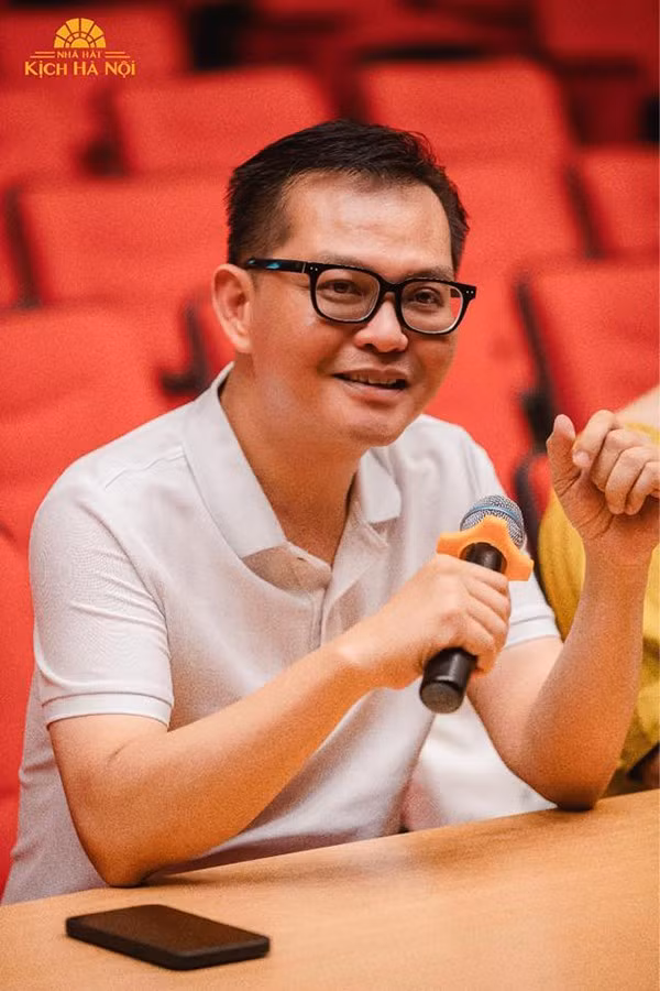 NSND la giam doc, bi Cong Ly mang khi dong phim