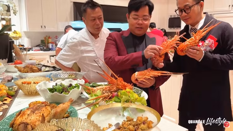 Ca sĩ lấy chồng tỷ phú, ở biệt thự 1.600 tỷ - Hình 8 Ca si lay chong ty phu, o biet thu 1.600 ty-Hinh-8