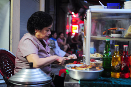 Bà Lan, chủ hàng xôi Lan 53 Hàng Giầy