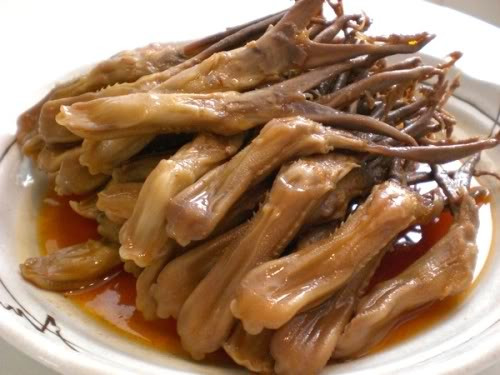 Món lưỡi vịt chấm tương.