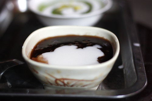 Chè đồ đen cốt dừa.