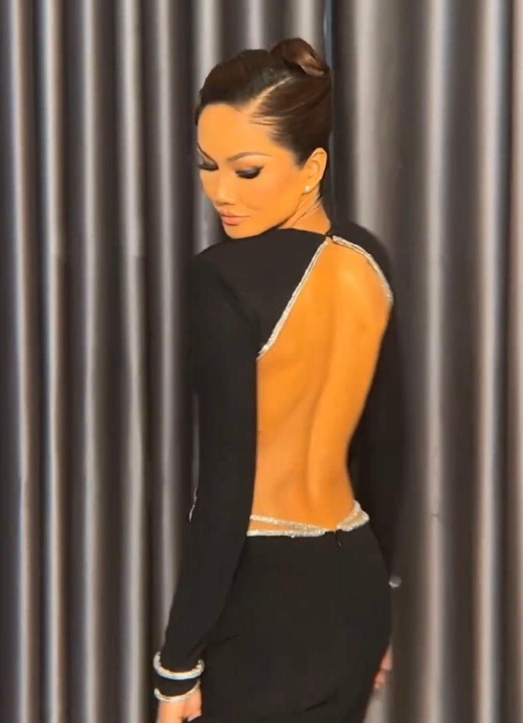 HHen Niê ngày càng chuộng những thiết kế gợi cảm - Hình 5 HHen Nie ngay cang chuong nhung thiet ke goi cam-Hinh-5