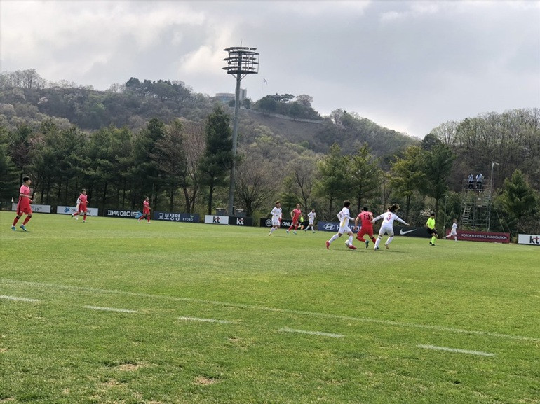 Tuyen nu Viet Nam danh bai doi chu nha Han Quoc