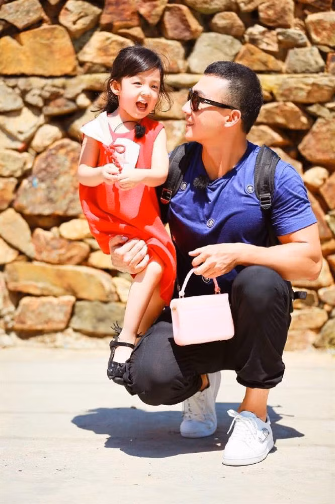 Ngoi sao het thoi tro thanh nhan vat hot nhat Cbiz dau 2022-Hinh-6