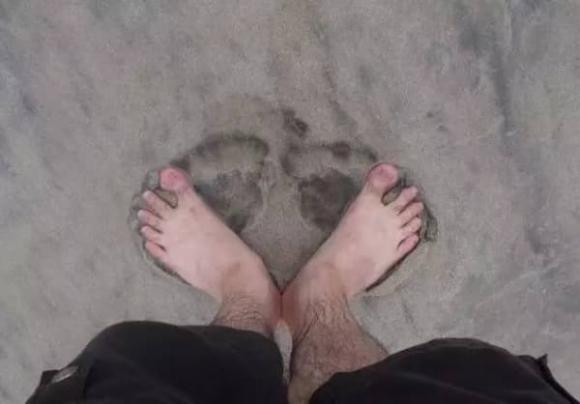 Ban co giau hay khong, chi can nhin ban chan la biet-Hinh-6