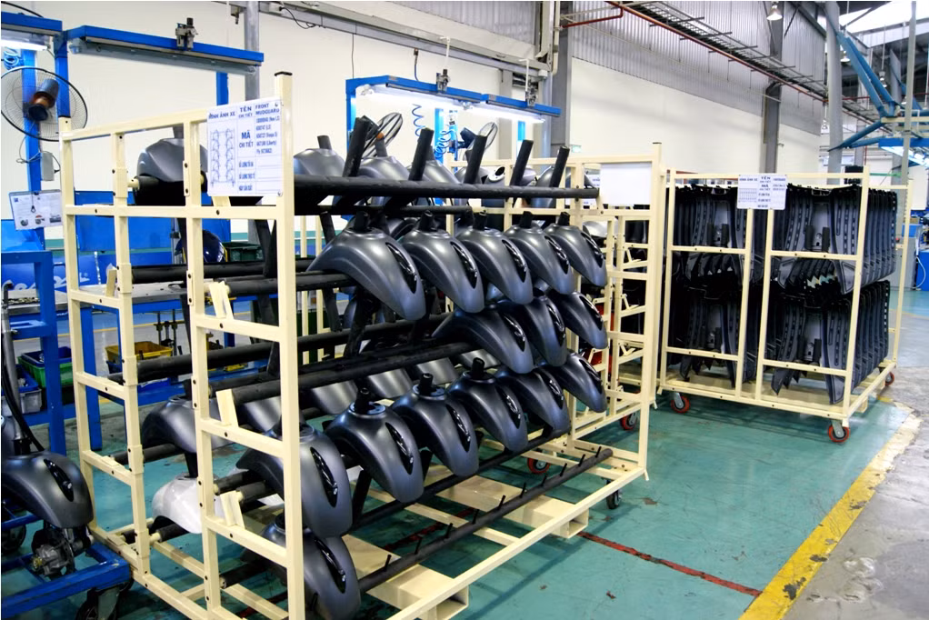 Khu vực chứa các linh kiện của xe Vespa