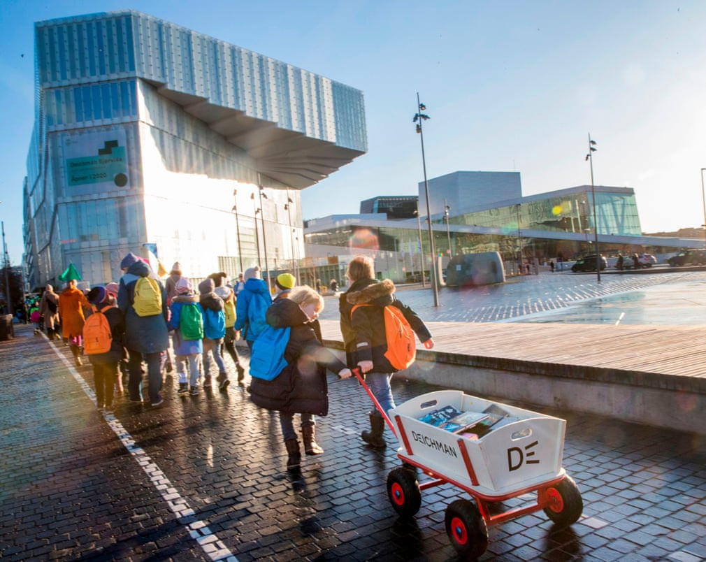 Thư viện ở Oslo có các phòng đọc, rạp chiếu phim, khán phòng 200 chỗ ngồi dưới tầng hầm, quán cà phê, nhà hàng, phòng thu âm, phòng tập và phòng trò chơi. Ảnh: AFP/Getty Images.