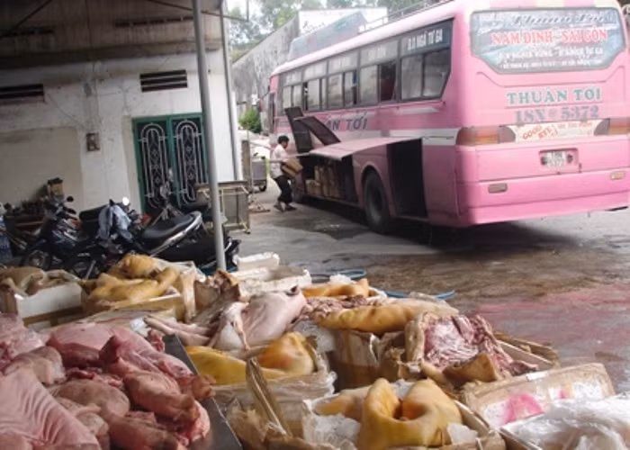 Trưởng Trạm kiểm dịch động vật bị dọa giết vì ngăn chặn thực phẩm bẩn, nguy hại vào thị trường