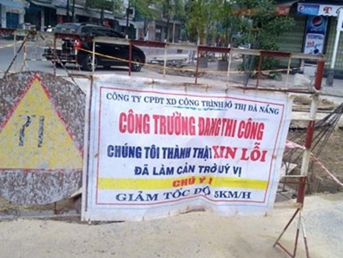 Những lời thông báo ghi trên các tấm biển hết sức sáng tạo ở Đà Nẵng nhận được rất nhiều lời khen từ phía cộng đồng mạng.