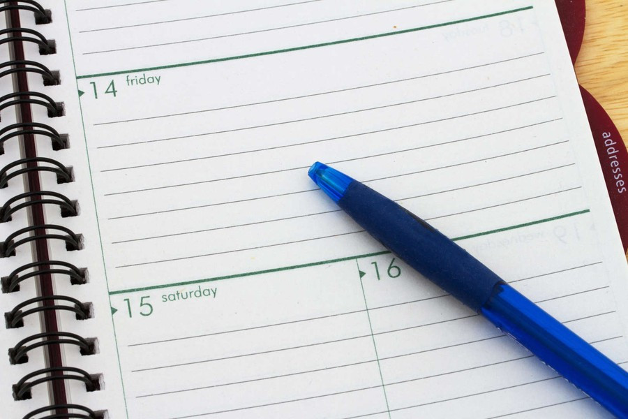 Viết ngày bắt đầu bằng tháng. Người dân nhiều nước thường viết theo định dạng ngày-tháng-năm. Họ không hiểu tại sao người Mỹ lại viết tháng trước ngày, vì điều đó có vẻ không đúng thứ tự.