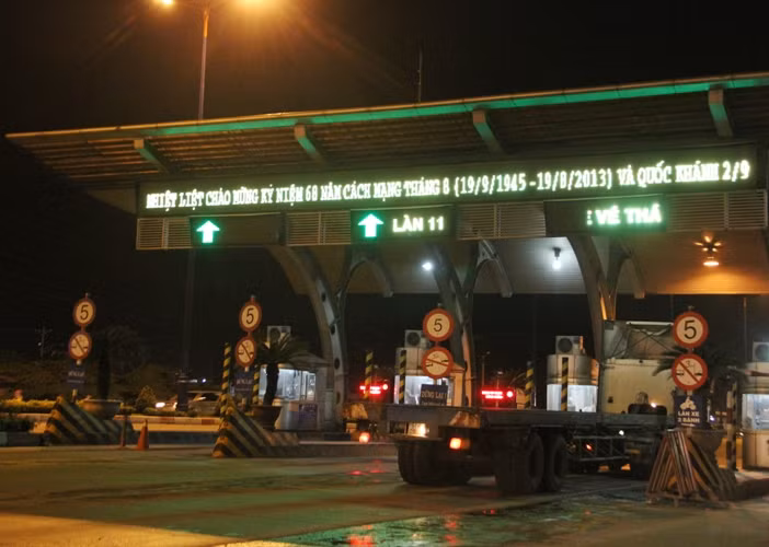 Từ hơn tháng qua trên bảng điện tử thông tin tuyên truyền ngày kỉ niệm Cách mạng tháng 8 sai lịch sử...