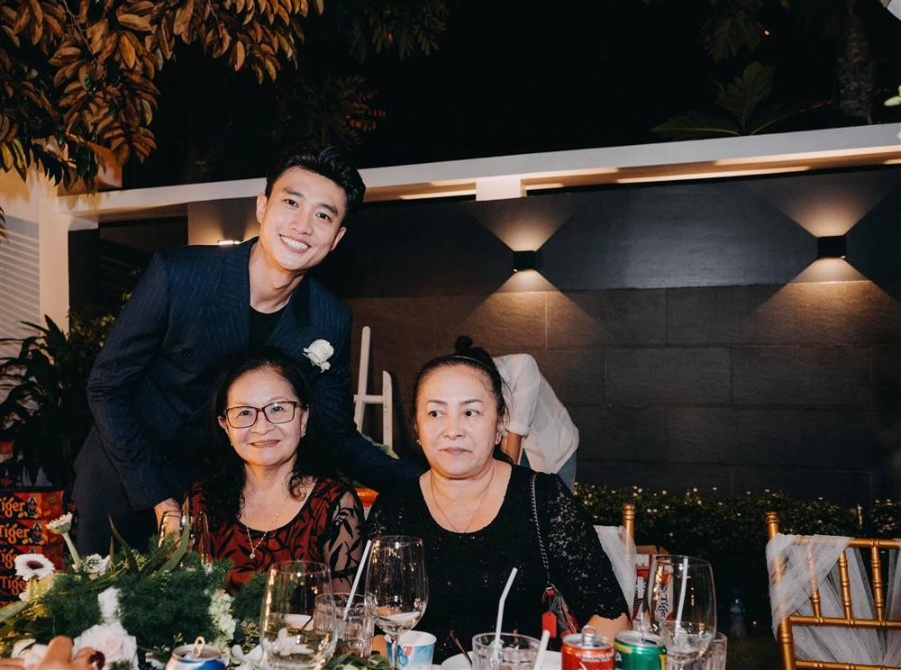 hỉ cần nhìn "sương sương" đã biết Quốc Trường dốc không ít tâm tư lẫn tiền bạc để tạo nên ngày vui này.