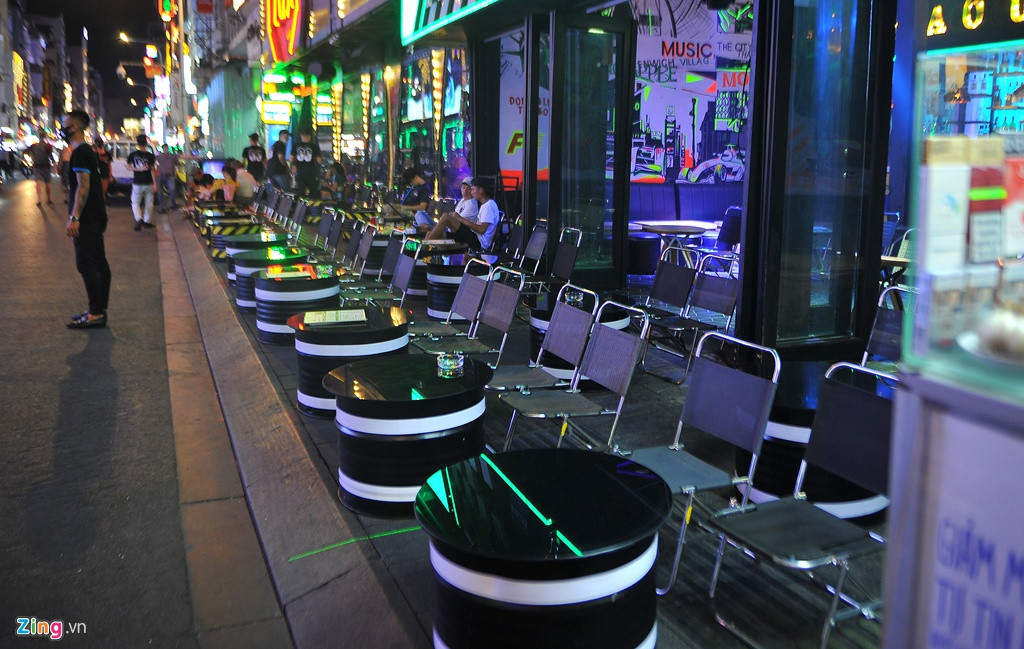 Pho Tay Bui Vien vang bong khach-Hinh-4