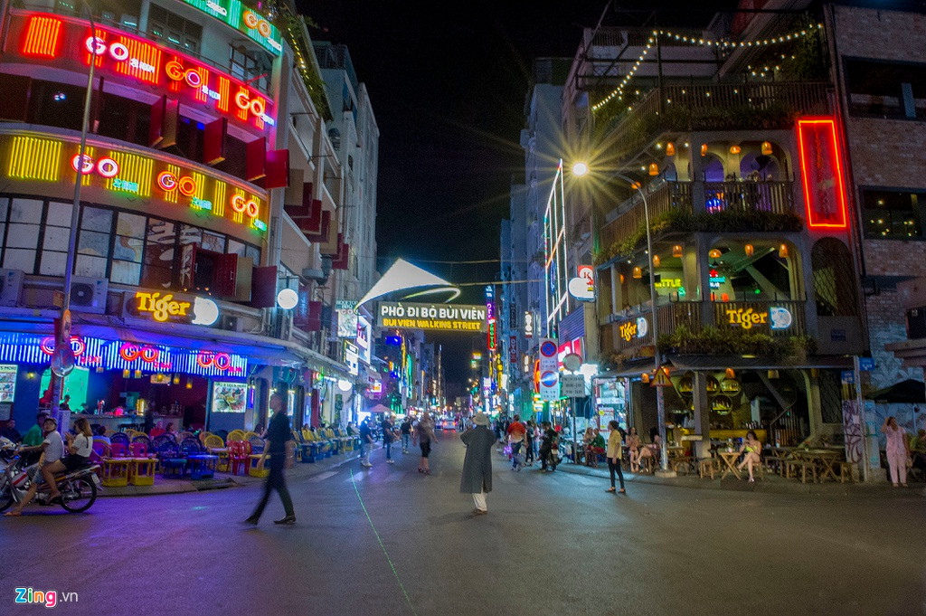 Pho Tay Bui Vien vang bong khach