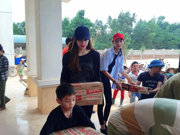 Kim Ly de lo voc dang cua Ho Ngoc Ha thang cuoi thai ki-Hinh-2