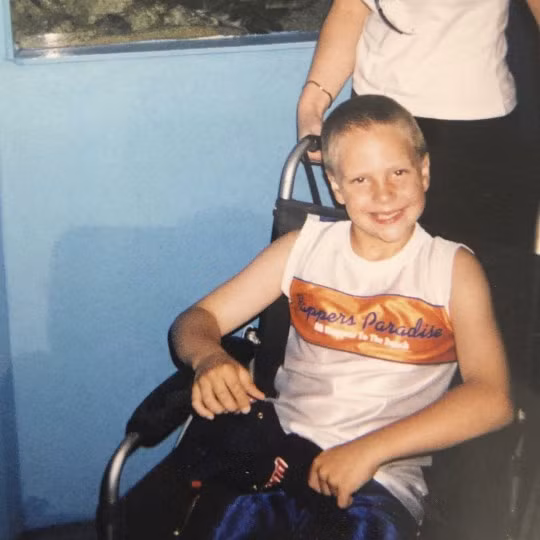 Các bác sĩ cũng khuyên Jones nên từ bỏ suy nghĩ có thể chạy nhảy được như trước. Bên cạnh đó, anh không được dồn quá nhiều lực vào phần chân phải để tránh gây tổn thương thêm. "Thật đau lòng, điều đó giống như việc tương lai của tôi đã sụp đổ hoàn toàn vậy. Tôi từng có ước mơ trở thành cầu thủ bóng đá chuyên nghiệp", Jones nói với Metro.