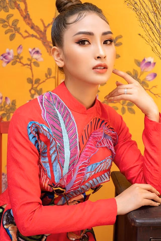 Ve goi cam cua MC Huyen Trang Mu Tat noi tieng VTV