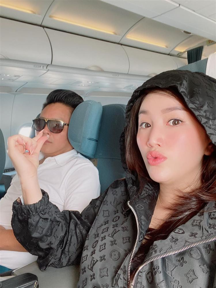 Khoe chong tren moi mat tran, Bao Thy quen tuyen bo nam xua roi!