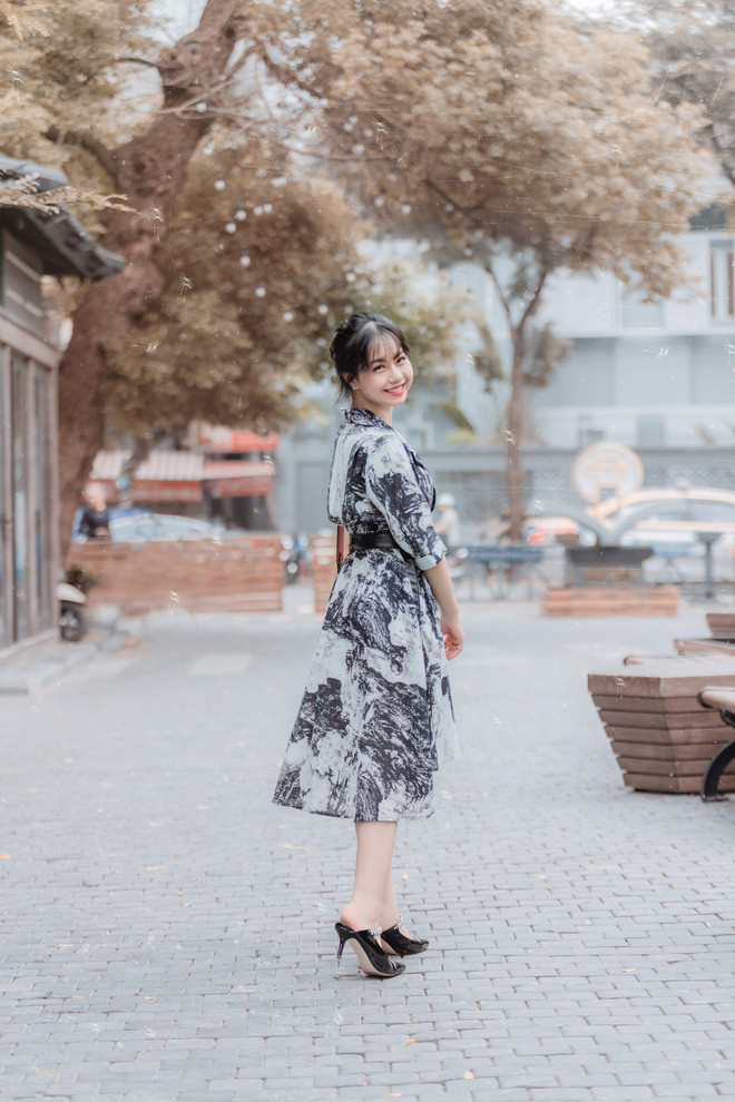 ##sc### Cô Ngọc Ánh có đam mê hội hoạ như một cách để thư giãn, giảm áp lực trong cuộc sống. Ngoài ra, nữ giảng viên NEU còn được mọi người nhận xét là hoà đồng, nhiệt tình, chu đáo, cẩn thận. 