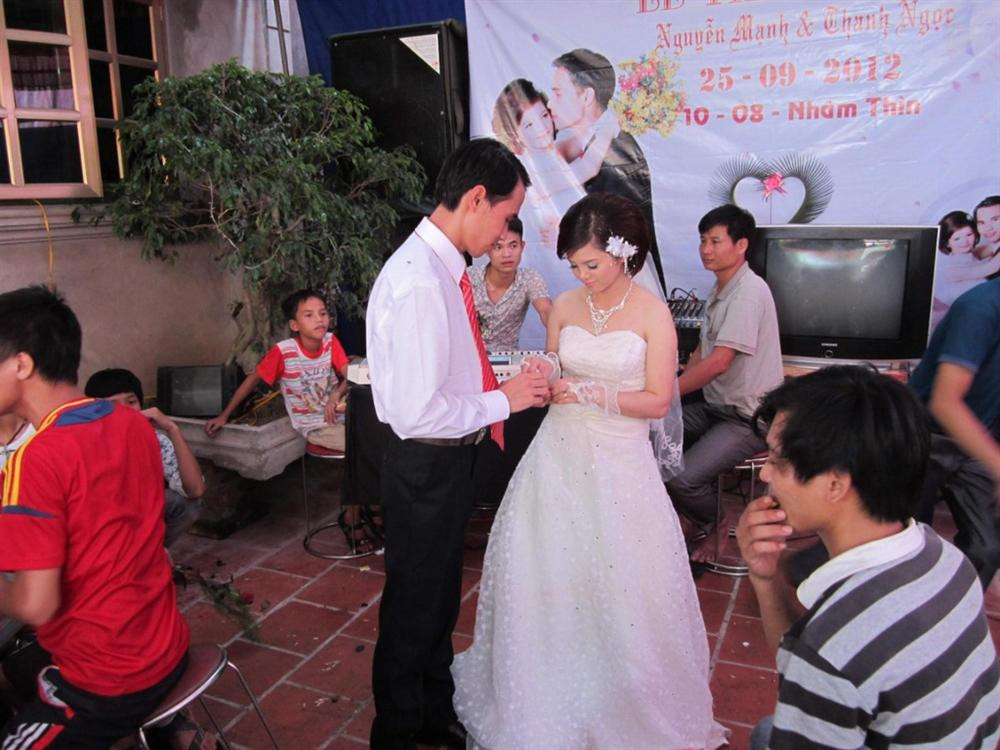 Chiu kho tuong tac MXH, chang trai liet 2 chan van cuoi duoc vo-Hinh-4