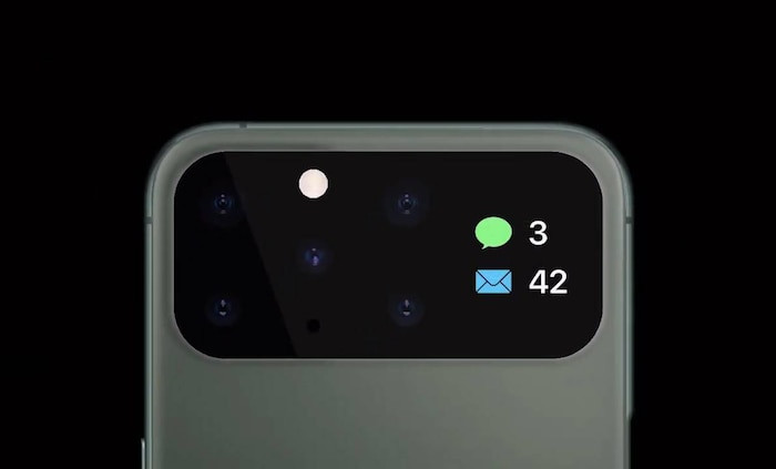 Một màn hình phụ đặt bên cạnh đó được dùng để hiển thị các thông tin như thời gian, thông báo tin nhắn và cuộc gọi. (Ảnh: Andrea Copellino)