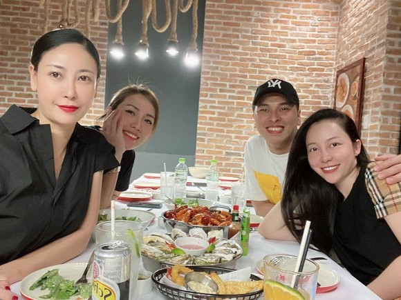 Bên cạnh đó, Linh Nga cũng lộ ảnh kém sắc và có phần tăng cân.