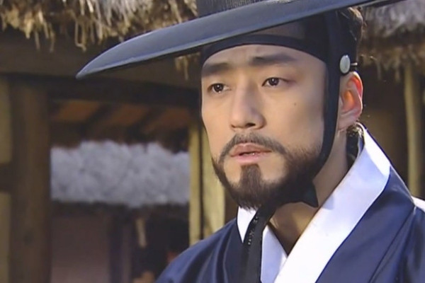 Tài tử Ji Jin Hee vào vai Min Jung Ho - một học giả tinh thông văn võ, diện mạo xuất chúng, luôn yêu thương và kề vai sát cánh bên Jang Geum. Thông qua diễn xuất thực lực, mối tình chân thành của 2 nhân vật chính để lại ấn tượng sâu sắc trong lòng khán giả. Ji Jin Hee tiếp tục đóng chính trong một số bộ phim ăn khách như: Cô Kim muốn làm triệu phú, Ngày xuân, Dong Yi, Đại phong thủy…