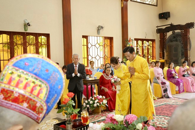 Quý Bình công khai tình yêu với bạn gái từ đầu năm 2018. Bà xã anh là một doanh nhân bất động sản và luôn tư vấn, hỗ trợ anh trong công việc. Thời điểm công bố kết hôn, thông tin về cô nhận được sự chú ý của truyền thông và khán giả.