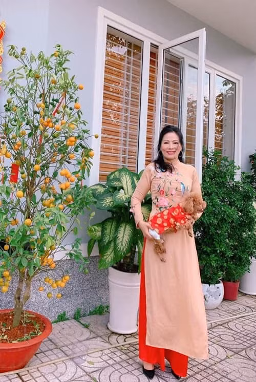 Me ruot Phan Nhu Thao dung mao tre trung, kem con re 2 tuoi-Hinh-7