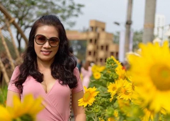 Me ruot Phan Nhu Thao dung mao tre trung, kem con re 2 tuoi-Hinh-5