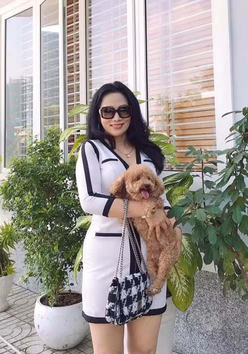 Me ruot Phan Nhu Thao dung mao tre trung, kem con re 2 tuoi-Hinh-3