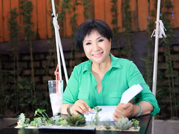 Danh ca Le Thu: Lam dau 2 thang va 2 cuoc hon nhan bi kich-Hinh-8