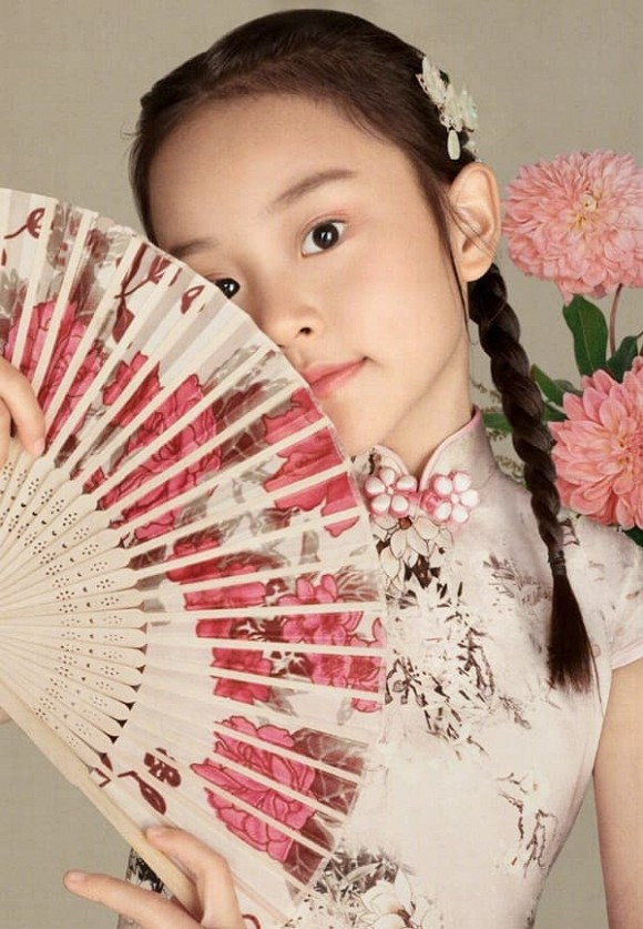 Bat ngo con gai Ly Tieu Lo moi 8 tuoi da 