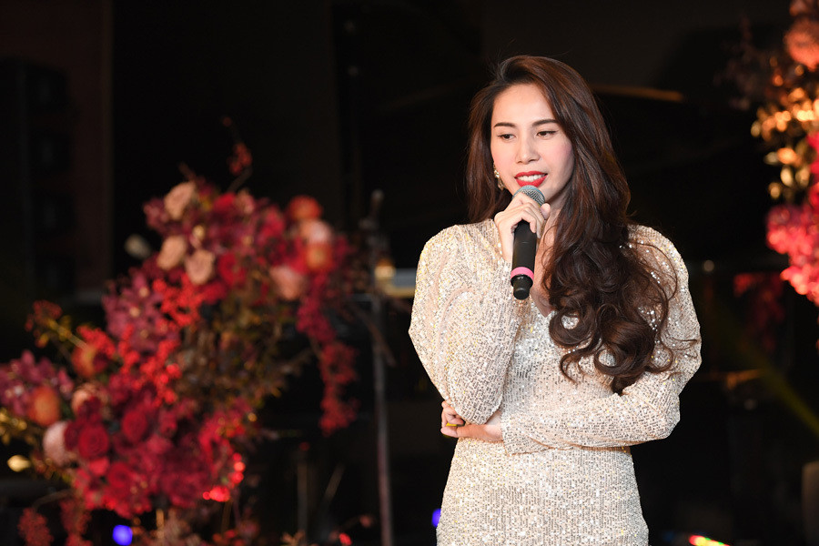 Trong sự kiện, Thủy Tiên được tôn vinh với những gì cô làm được cho đồng bào miền Trung vào mùa lũ vừa qua.