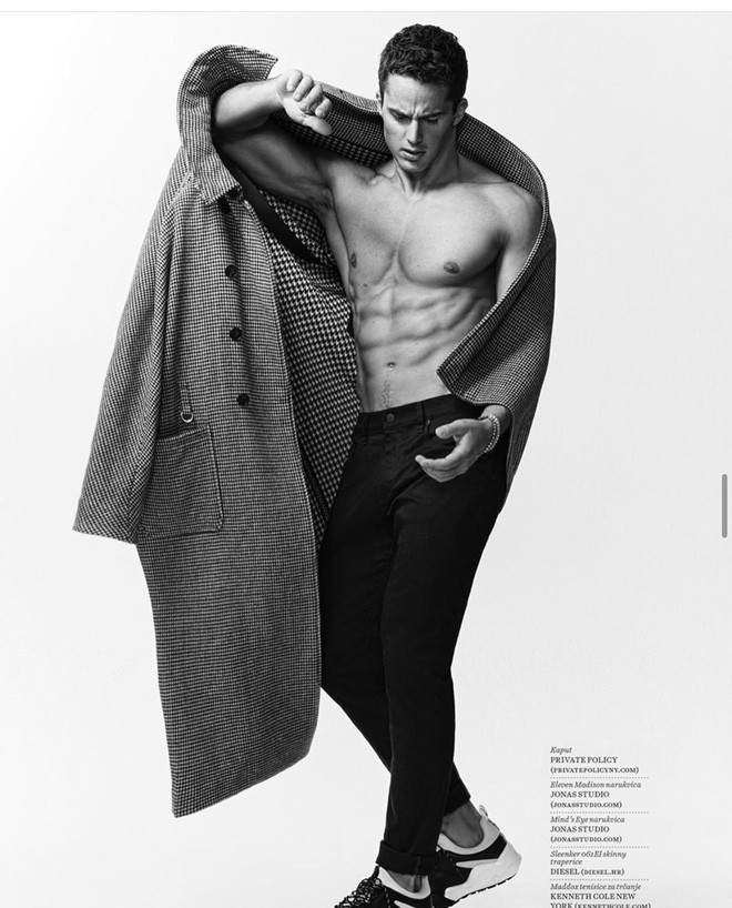 Anh chàng từng chia sẻ một số tips giúp học viên có được thân hình 6 múi đáng mong ước: "Tập luyện đều đặn, bổ sung chất đạm và chú ý ngủ đủ giấc. Tùy theo lượng mỡ trên cơ thể mà chế độ tập sẽ thay đổi. Muốn có múi và cơ nhanh thì cần luyện tập ít nhất 1-2 tiếng/ngày. Trước khi tập cũng cần bổ sung thêm protein tăng năng lượng trong khi thể dục. Bên cạnh đó, cũng cần ngủ đủ từ 7-9 tiếng/ngày để có tinh thần sảng khoái và cho cơ thể thời gian nghỉ".