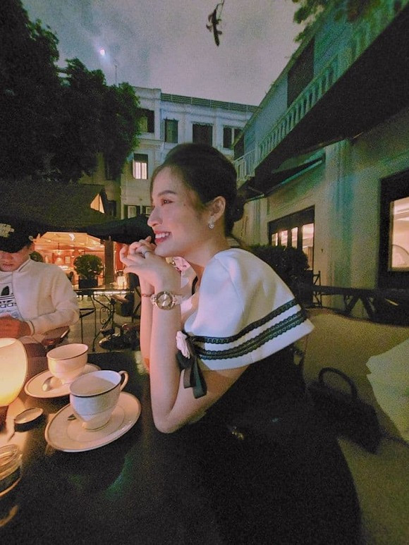 Tien Linh dinh nghi an hen ho voi hoa hau Phan Hoang Thu?