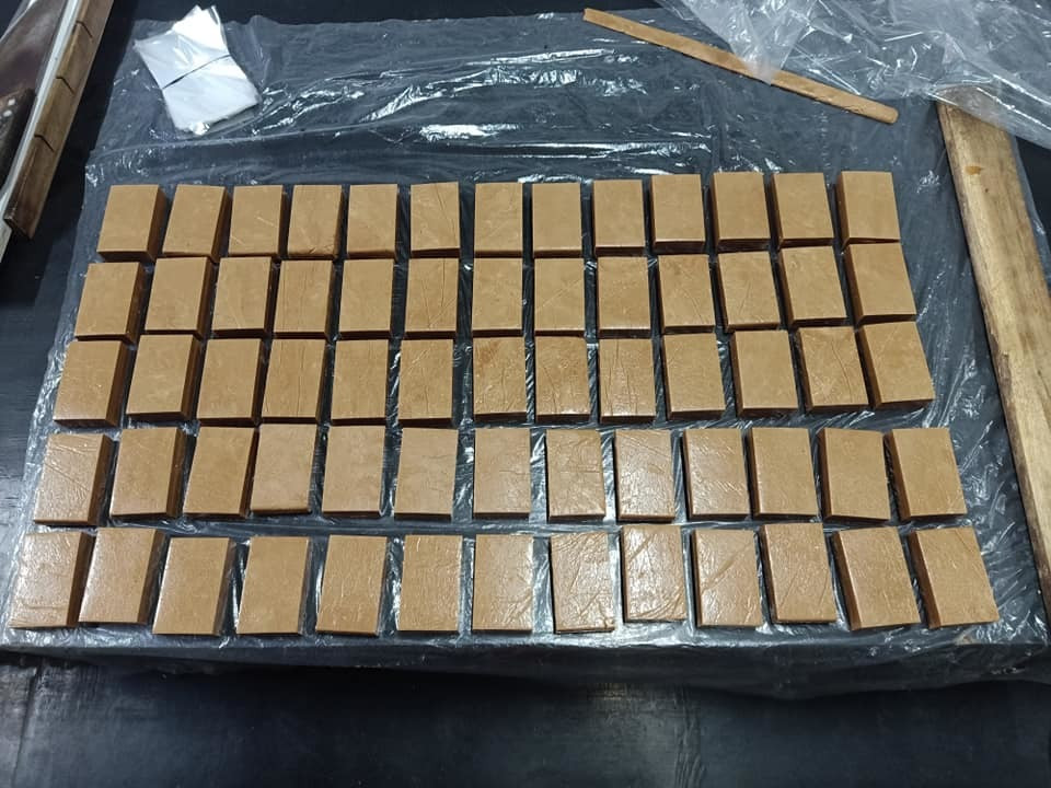 Lo qua Tet som, nha giau ve tan ban mua ngua bach nau cao-Hinh-6