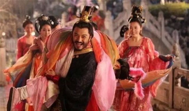 Ông hoàng hoang dâm với cả con dâu gây chấn động ảnh 2 Ông hoàng hoang dâm với cả con dâu gây chấn động ảnh 2