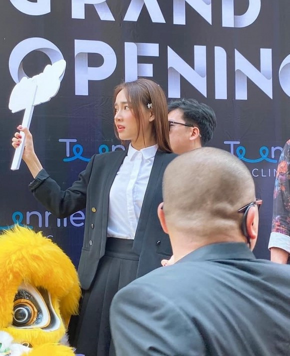 Khong chi doi tay xuong xau, Nha Phuong con lo vung kem xinh-Hinh-3