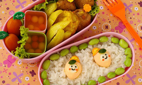 Với những hộp cơm như thế này, chắc chắn bé sẽ tràn đầy hứng khởi với chuyện ăn uống.