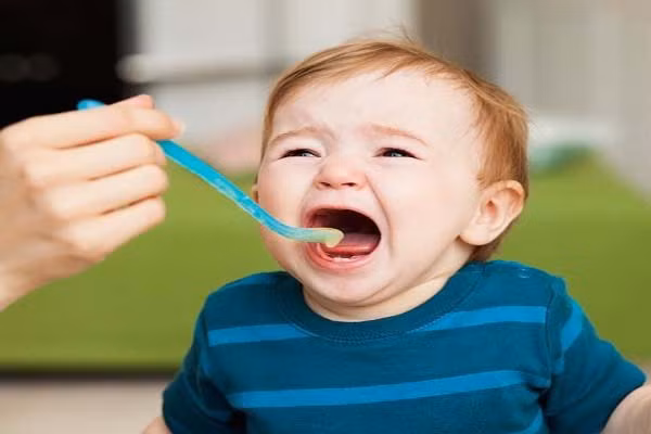 Muốn nhanh chóng hồi phục tình trạng dinh dưỡng của trẻ, phải tăng lượng protein hơn nhu cầu bình thường. Nguyên tắc xây dựng chế độ ăn: Tăng dần calo/kg từ 90-150 Kcalo/ngày, và tăng dần lượng protein từ 2g lên 5-7 g/ngày.