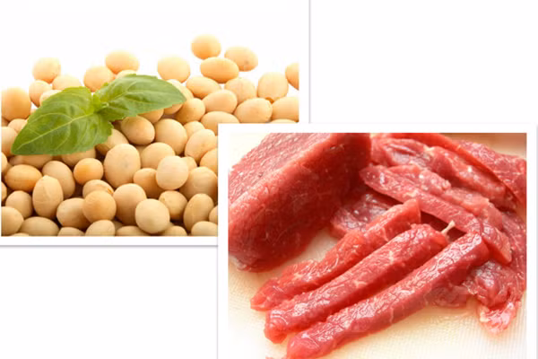 Cháo thịt và đậu. Nhất là đậu nành. Khi kết hợp với thịt lợn trong cùng một món ăn, hàm lượng phốt pho trong đậu có khả năng làm giảm giá trị dinh dưỡng của thịt đặc biệt thịt nạc. Vì thế mà khi nấu hai loại thực phẩm này với nhau sẽ rất phí chất dinh dưỡng.