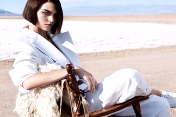 Chu tất vẻ bề ngoài. Thời gian chỉ hạn hẹp 24 h mỗi ngày. Việc gia đình và xã hội đã chiếm 2/3. Vì vậy, bạn hãy chuẩn bị trước những bộ đồ khoác lên người cho sáng ngày mai.