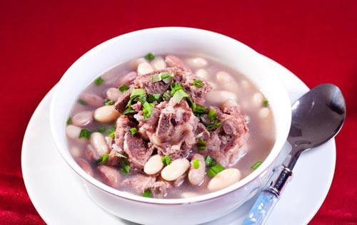 Thái nhỏ và ninh nhừ. Có một thực thế mà ít người để ý đó là việc chế biến các miếng ăn to bản sẽ nhanh hết hơn so với việc thái thức ăn miếng nhỏ. Thêm vào đó, việc nấu nhừ các thực phẩm sẽ có cảm giác thức ăn nhiều hơn và ăn lâu hết hơn.